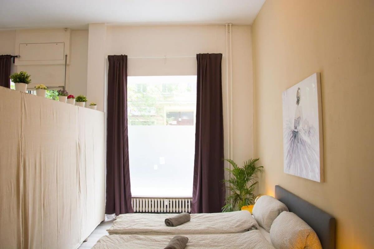 Family Apartment Moabit Berlin Luaran gambar